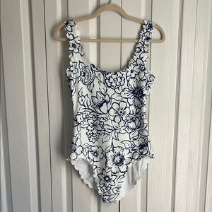 Aerie Waffle Scalloped One Piece Floral Swimsuit  NWOT. Size Large